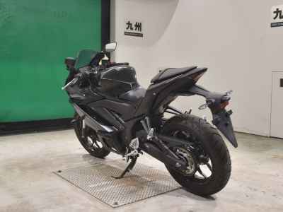 Yamaha YZF-R25 2022