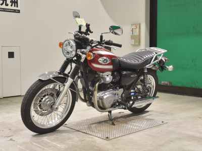 Kawasaki W800 2022