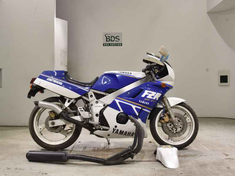 Yamaha FZR400 1987