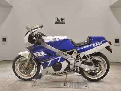 Yamaha FZR400 1987