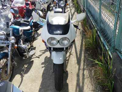 Yamaha FZR400 1987
