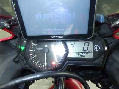 Yamaha YZF-R25 2015