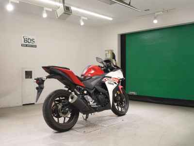 Yamaha YZF-R25 2015