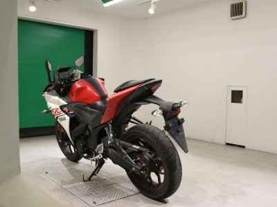 Yamaha YZF-R25 2015