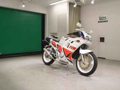Yamaha FZR250 1987