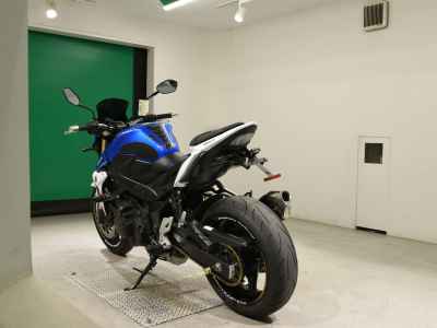 Suzuki GSR750 2013