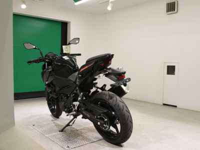 Kawasaki Z400 2024
