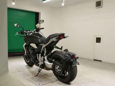 Honda CB1000R 2022