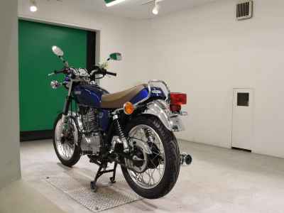 Yamaha SR400 2021