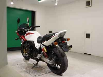 Honda CB400 Super Boldor 2014