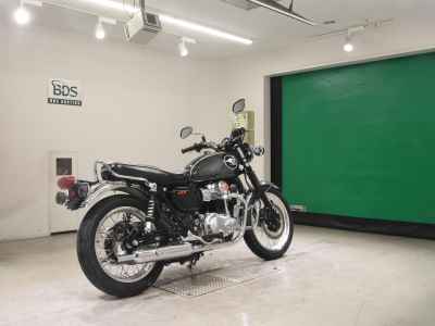 Kawasaki W800 2023