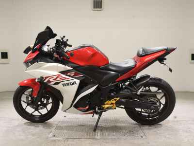 Yamaha YZF-R25 2015