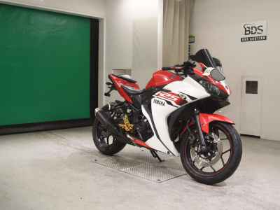 Yamaha YZF-R25 2015