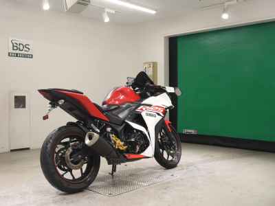 Yamaha YZF-R25 2015