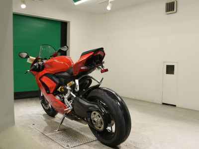 Ducati Panigale V2 2021