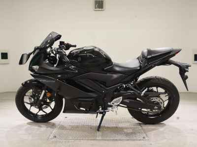 Yamaha YZF-R25 2023