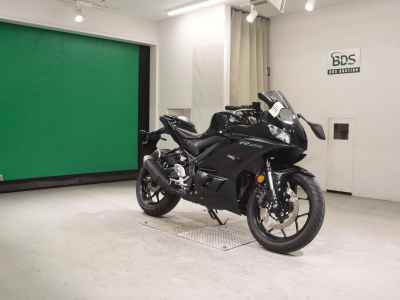 Yamaha YZF-R25 2023