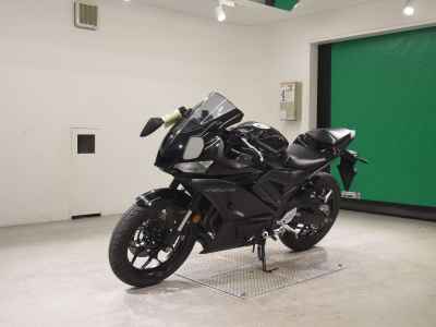 Yamaha YZF-R25 2023