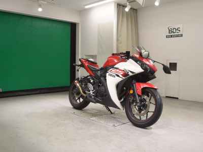 Yamaha YZF-R25 2015