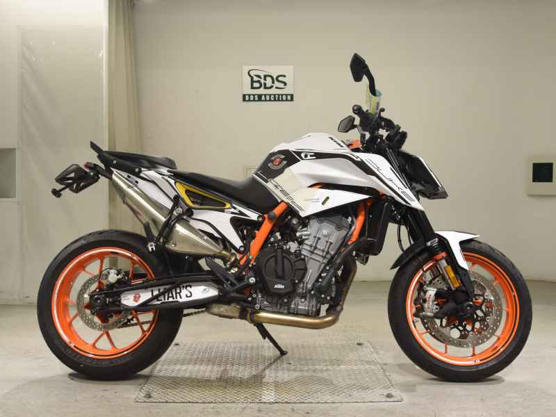 KTM 890 Duke R 2022