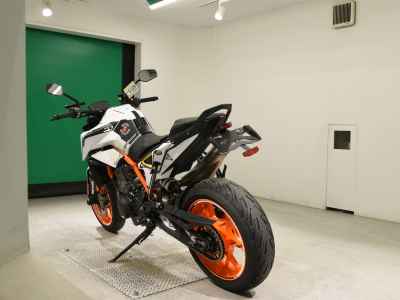 KTM 890 Duke R 2022