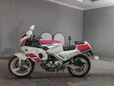 Yamaha FZR250 1988
