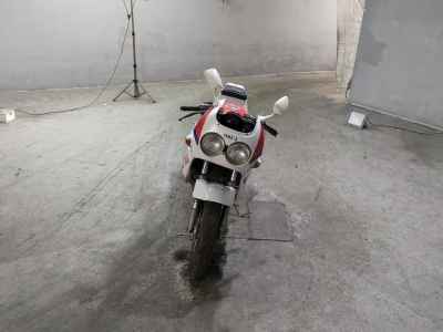 Yamaha FZR250 1988