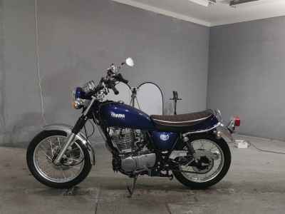 Yamaha SR400 2021