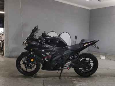 Yamaha YZF-R25 2018