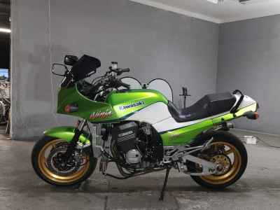 Kawasaki GPZ900R 1998