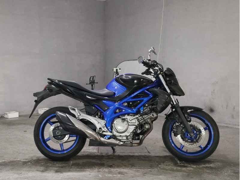Suzuki Gladius SFV400 2011