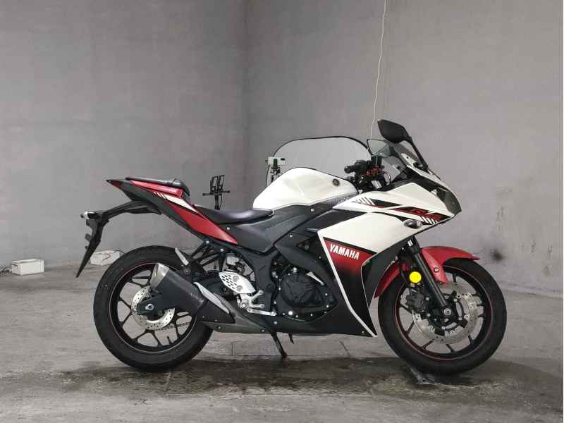 Yamaha YZF-R25 2016