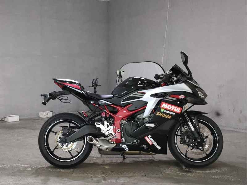 Kawasaki Ninja ZX-25R 2021