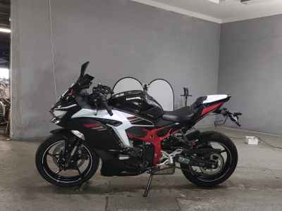 Kawasaki Ninja ZX-25R 2021