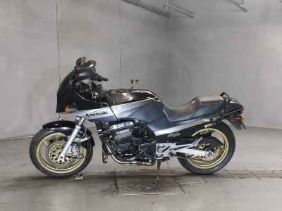 Kawasaki GPZ900R 1990