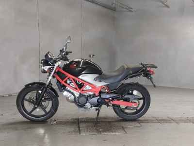 Honda VTR250 2011