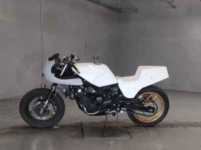 Yamaha FZ750 1985