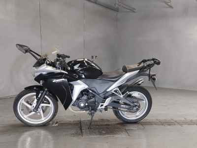 Honda CBR250R 2011