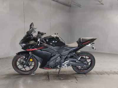 Yamaha YZF-R25 2015