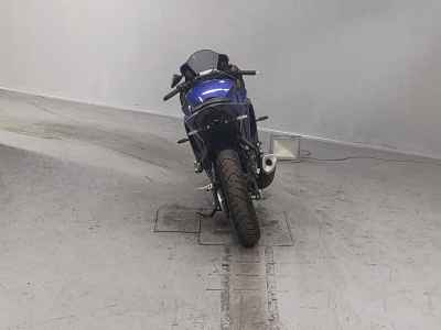 Yamaha YZF-R25 2022