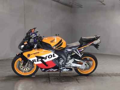 Honda CBR1000RR 2005