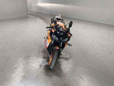 Honda CBR1000RR 2005