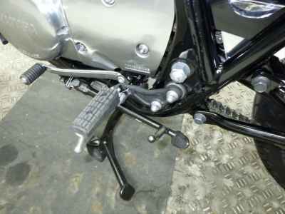 Yamaha SR400 2022