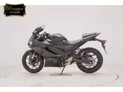 Yamaha YZF-R25 2023