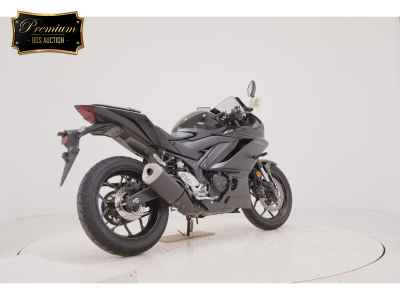 Yamaha YZF-R25 2023