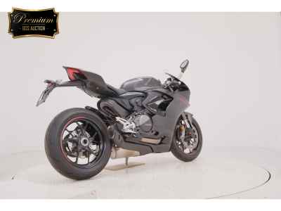 Ducati Panigale V2 2024