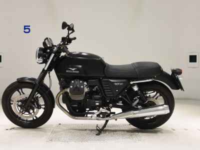 Moto Guzzi V7 Stone 2016
