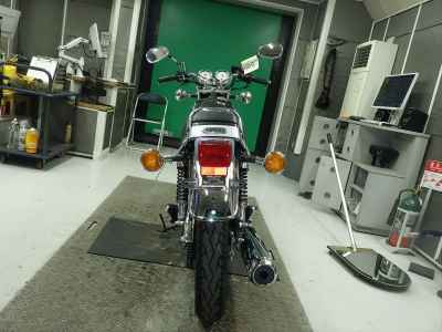 Yamaha SR400 2021