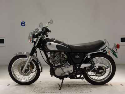 Yamaha SR400 2021