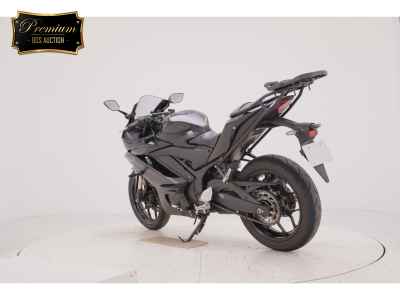 Yamaha YZF-R3 2024